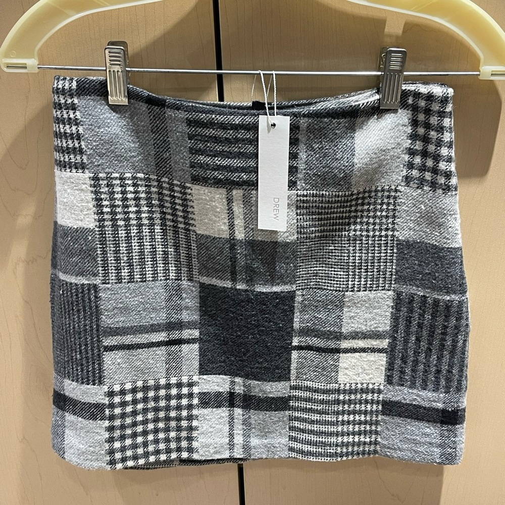 Drew skirt fully lined size 0